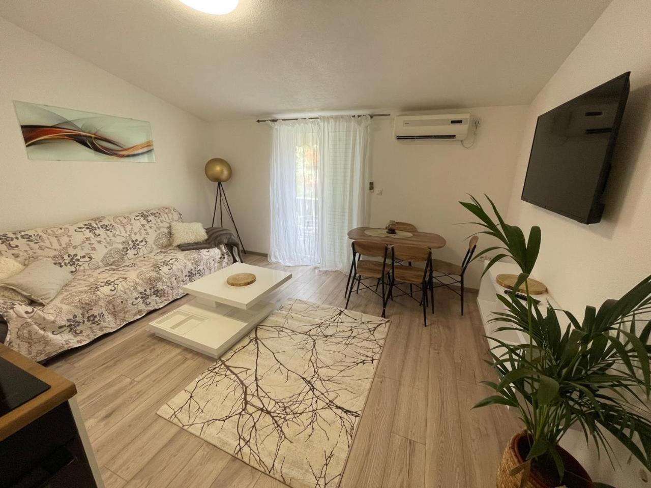 Apartman Suzana Sindija Бибинє Екстер'єр фото